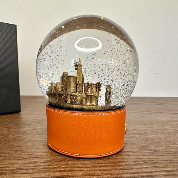 New Coach Snow Globe Pumpkin - Picture 5 of 9